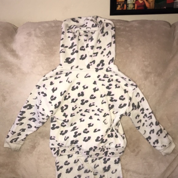 Grayson mini 3T hooded sweatshirt with matching thermal leggings 💕 - Picture 5 of 12